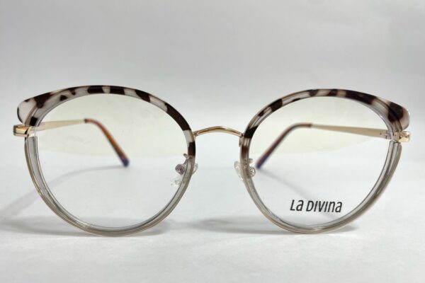 Gafas con Juliana Montura en titanio para dama